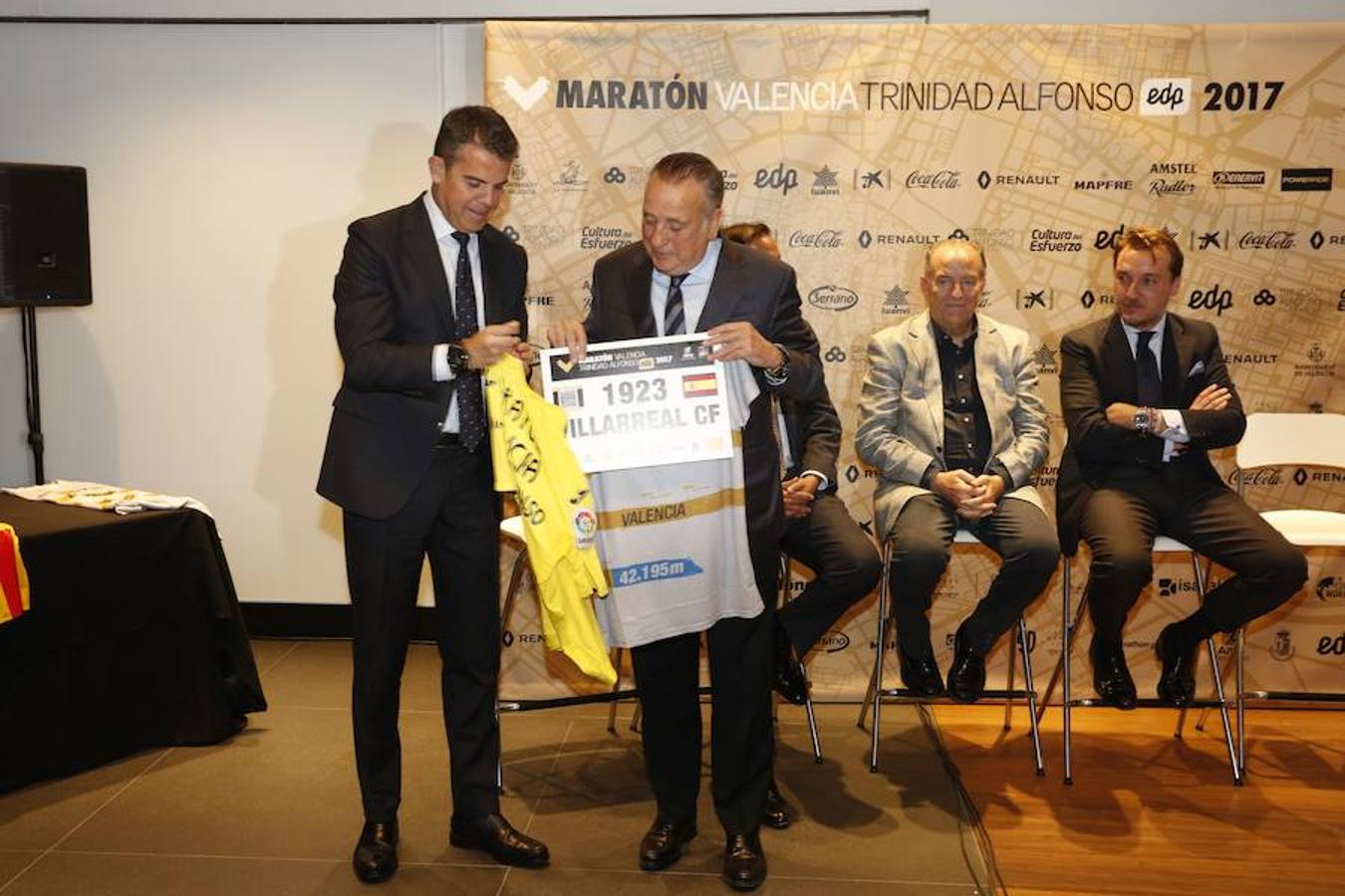 Estas son las imágenes del acto de hermanamiento que se celebró ayer entre el Maratón y el Valencia CF, Levante UD, Villarreal CF y Valencia Basket