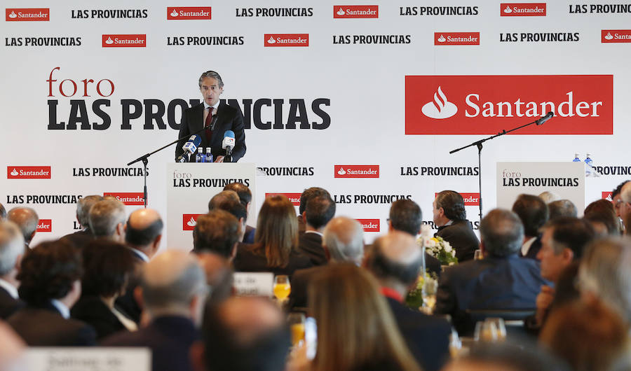 Fotos del Foro LAS PROVINCIAS con el ministro de Fomento, Íñigo de la Serna