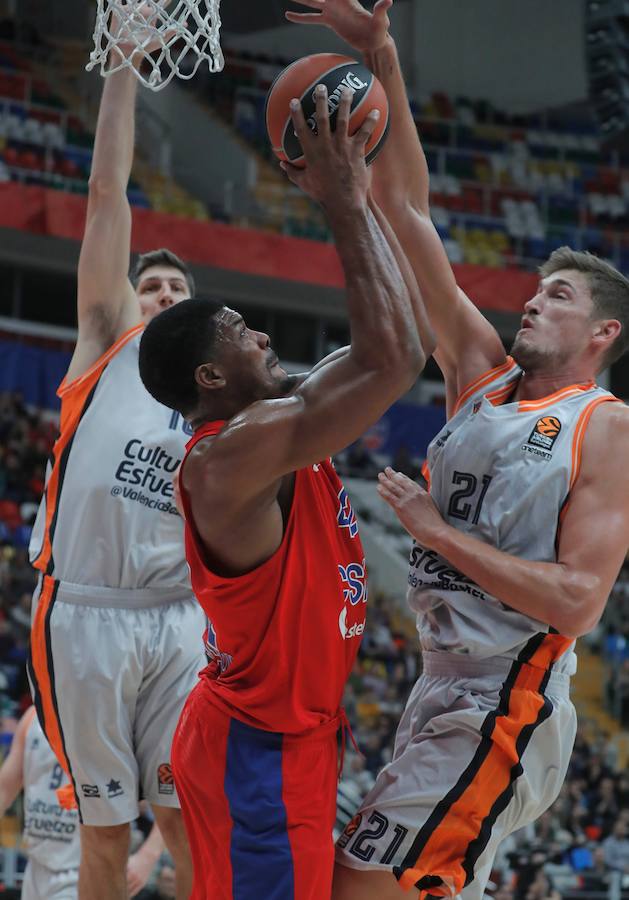 Estas son las imágenes del choque correspondiente a la sexta jornada de Euroliga entre el CSKA y el Valencia Basket en el Megasport Arena