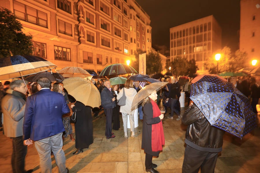 El lobby de las tiendas de lujo del centro de Valencia celebra su XII aniversario en la plaza del Patriarca
