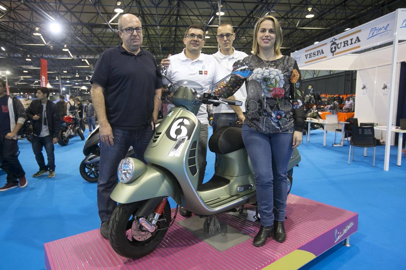 La feria Dos Rodes de Valencia ha sido inaugurada, coincidiendo con la celebración del Gran Premio de Motociclismo en Cheste. Las novedades del mercado de las motos y las bicicletas, en Feria Valencia.