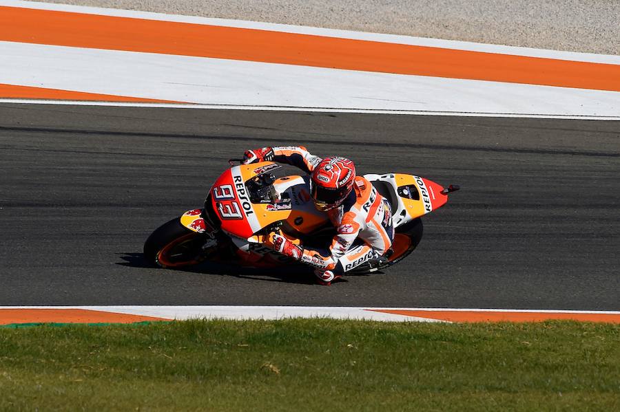 Estas son las mejores imágenes de la victoria de Dani Pedrosa en la carrera de Moto GP y de la proclamación de Marc Márquez como campeón del mundo de MotoGP por cuarta vez