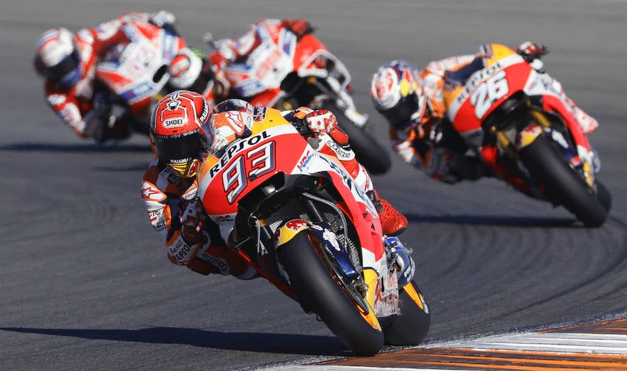 Estas son las mejores imágenes de la victoria de Dani Pedrosa en la carrera de Moto GP y de la proclamación de Marc Márquez como campeón del mundo de MotoGP por cuarta vez