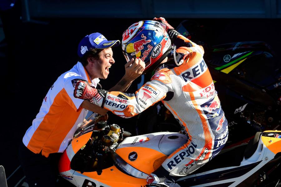 Estas son las mejores imágenes de la victoria de Dani Pedrosa en la carrera de Moto GP y de la proclamación de Marc Márquez como campeón del mundo de MotoGP por cuarta vez