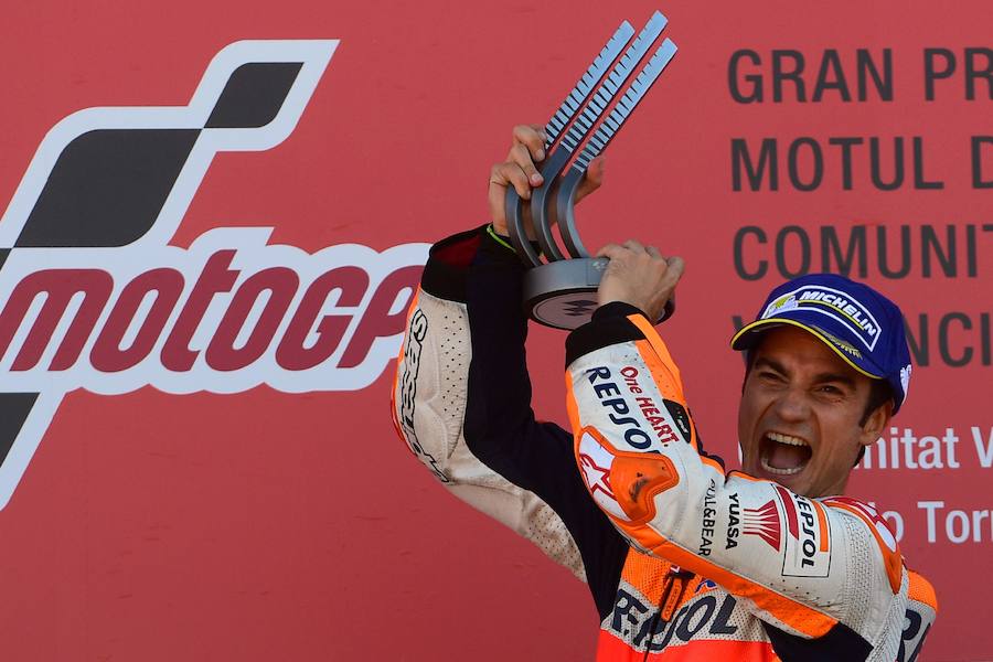 Estas son las mejores imágenes de la victoria de Dani Pedrosa en la carrera de Moto GP y de la proclamación de Marc Márquez como campeón del mundo de MotoGP por cuarta vez