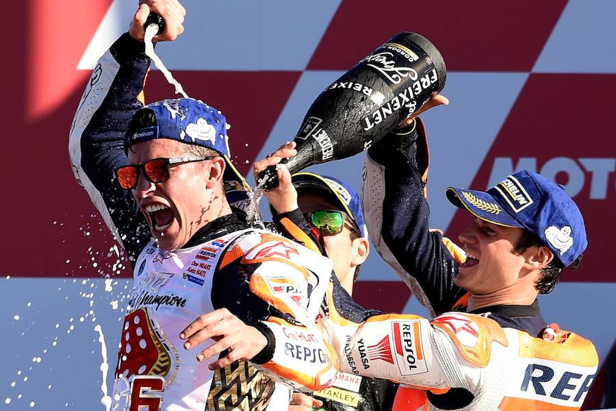 Estas son las mejores imágenes de la victoria de Dani Pedrosa en la carrera de Moto GP y de la proclamación de Marc Márquez como campeón del mundo de MotoGP por cuarta vez