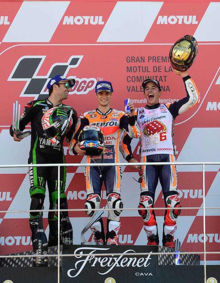 Estas son las mejores imágenes de la victoria de Dani Pedrosa en la carrera de Moto GP y de la proclamación de Marc Márquez como campeón del mundo de MotoGP por cuarta vez