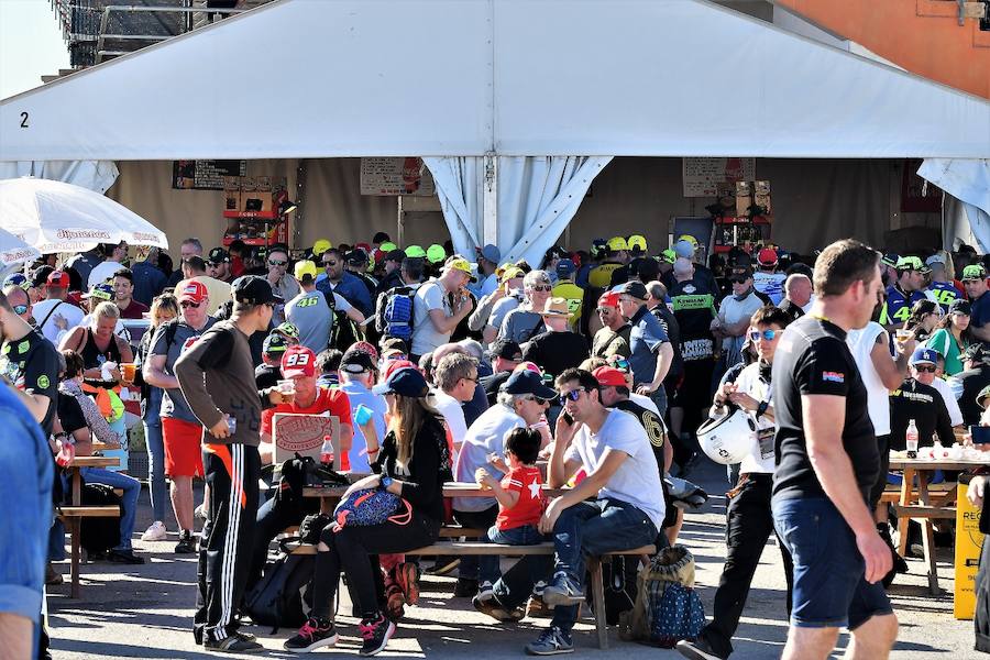 Fotos del ambiente del Gran Premio de la Comunitat Valenciana de motociclismo de Cheste 2017