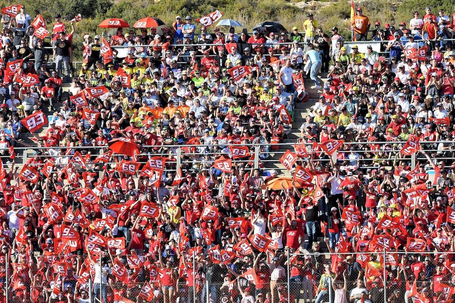 Fotos del ambiente del Gran Premio de la Comunitat Valenciana de motociclismo de Cheste 2017