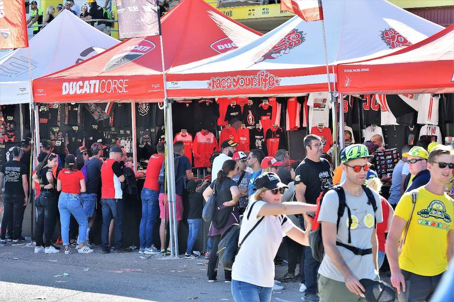 Fotos del ambiente del Gran Premio de la Comunitat Valenciana de motociclismo de Cheste 2017