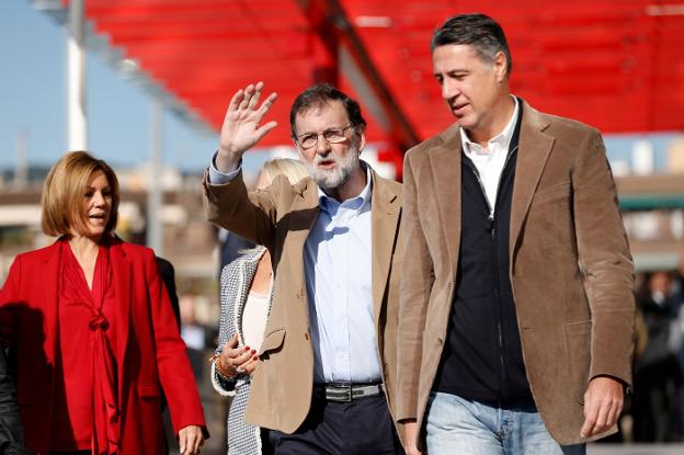 Rajoy, ayer en Barcelona, en el
lanzamiento de la candidatura
de Xavier García Albiol para
las elecciones catalanas del 21
de diciembre. 