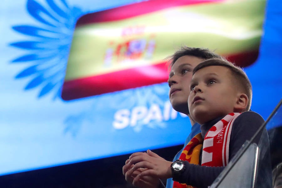 La selección española empató ante Rusia (3-3) en el amistoso disputado en la ciudad de San Petersburgo. Jordi Alba abrió la lata de cabeza y Sergio Ramos anotó dos polémicas penas máximas para los de Lopetegui. Aleksey Miranchuk y Smolov, en dos ocasiones, dieron el empate a los locales.