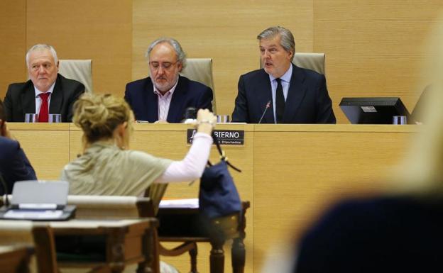 El ministro Íñigo Méndez de Vigo, durante su comparecencia ante la Comisión de Educación del Congreso.