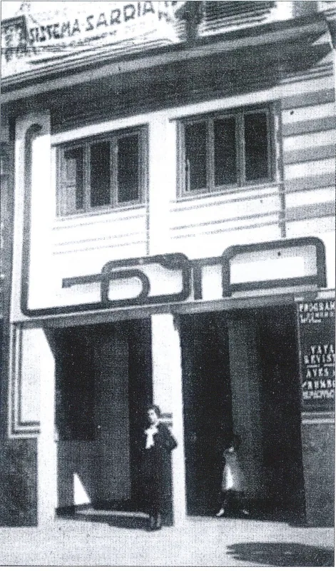 El cine Goya dejó de funcionar en 1989 y fue sustituido por una librería, que también cerró. Ahora el espacio, cuya entrada se situaba en la calle Burriana, lo ocupa un restaurante.