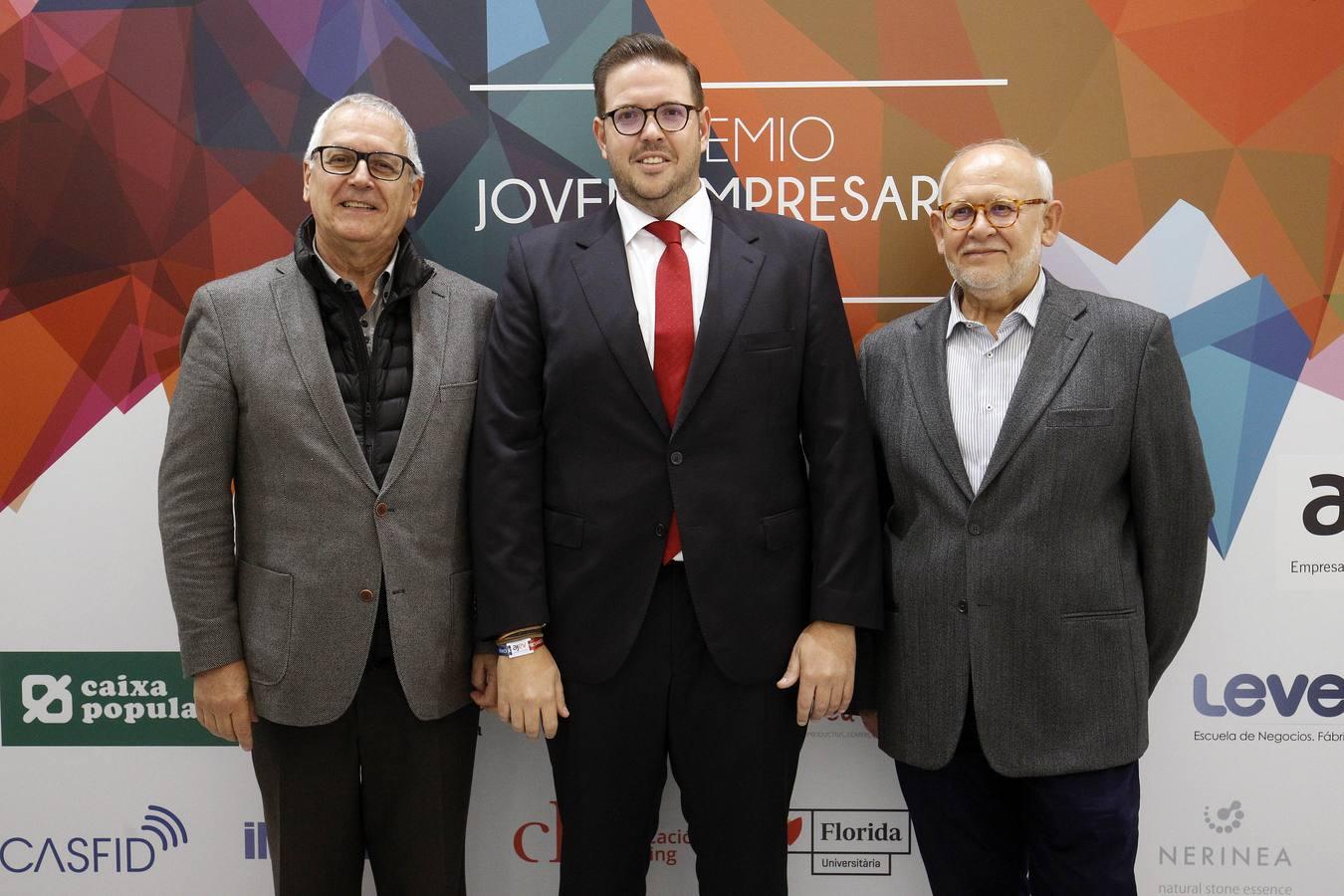 Rubén Navarro de Casas InHaus recibió el Premio Joven Empresario 2017. También fueron galardonados Grow Pro Experience, Novaterra Catering, Mr Jeff e Ymant, entre otros, en la ceremonia celebrada en el Palau de Les Arts Reina Sofía