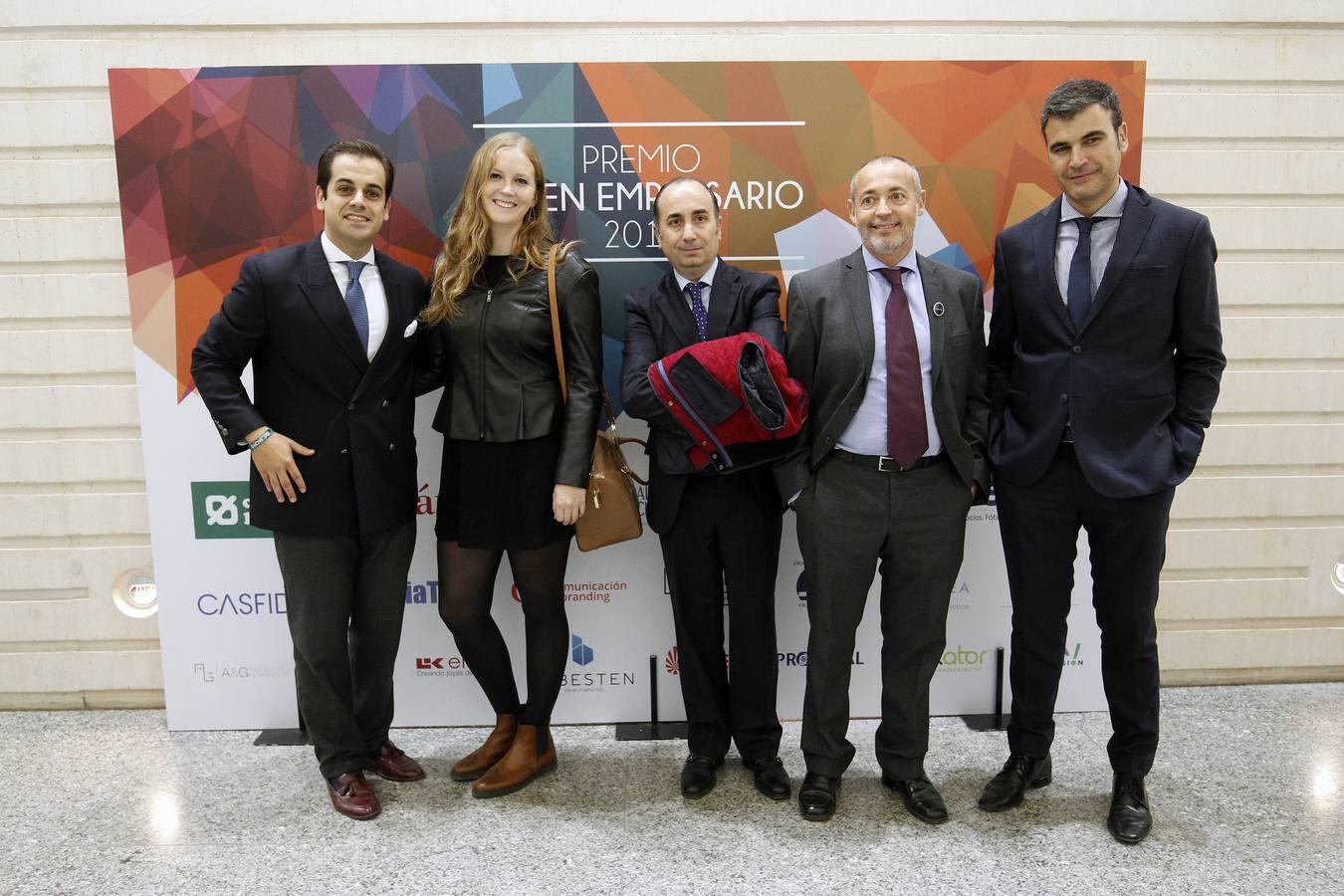 Rubén Navarro de Casas InHaus recibió el Premio Joven Empresario 2017. También fueron galardonados Grow Pro Experience, Novaterra Catering, Mr Jeff e Ymant, entre otros, en la ceremonia celebrada en el Palau de Les Arts Reina Sofía