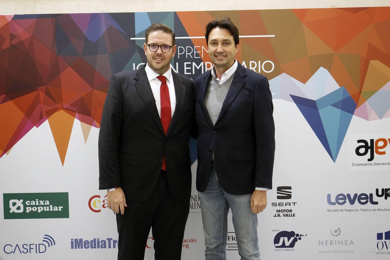 Rubén Navarro de Casas InHaus recibió el Premio Joven Empresario 2017. También fueron galardonados Grow Pro Experience, Novaterra Catering, Mr Jeff e Ymant, entre otros, en la ceremonia celebrada en el Palau de Les Arts Reina Sofía