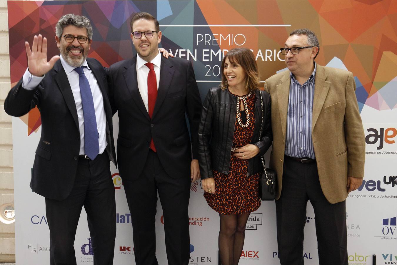 Rubén Navarro de Casas InHaus recibió el Premio Joven Empresario 2017. También fueron galardonados Grow Pro Experience, Novaterra Catering, Mr Jeff e Ymant, entre otros, en la ceremonia celebrada en el Palau de Les Arts Reina Sofía