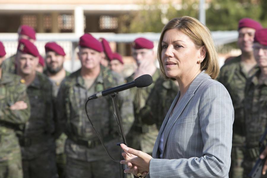 Fotos de la visita de la ministra de Defensa, María Dolores de Cospedal, a la base militar de Bétera