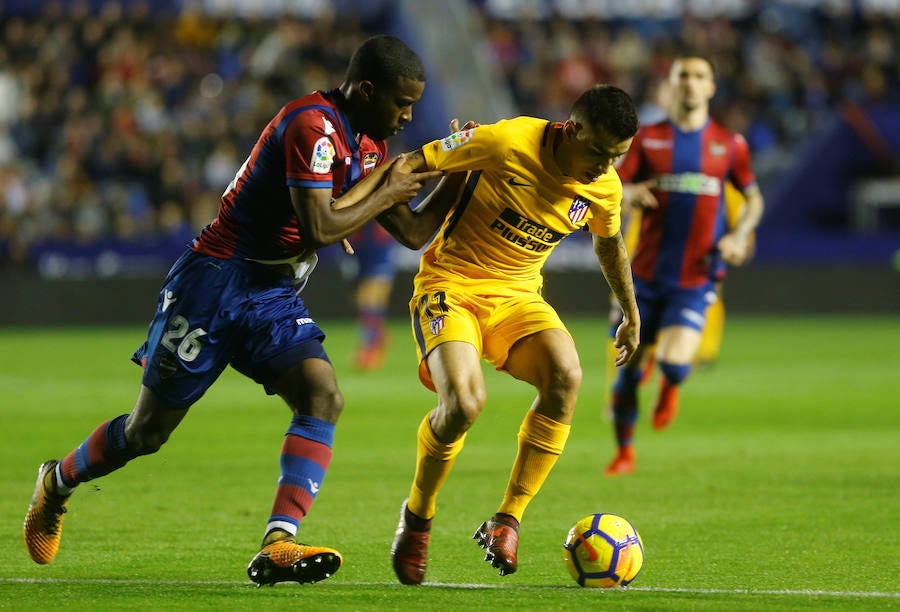 Estas son las mejores imágenes que deja el partido de la jornada 13 en el Ciutat de València