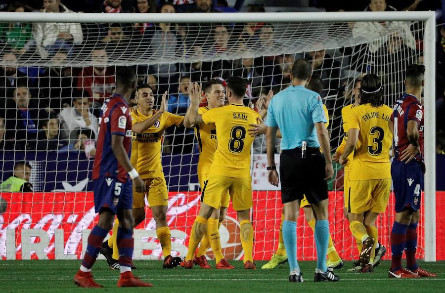 Estas son las mejores imágenes que deja el partido de la jornada 13 en el Ciutat de València