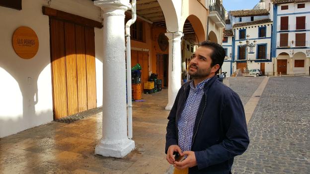 Xàtiva restaurará los porches de la plaza del Mercat