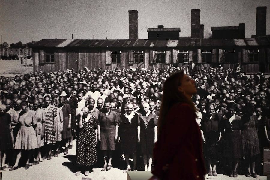 La exposición definitiva sobre Auschwitz llega a Madrid el 1 de diciembre. La exposición sobre el gran campo de exterminio nazi, cuenta con 600 objetos junto a testiomonios de víctimas y verdugos. Esta exposición, podrá ser visitada en en el Centro de Exposiciones Arte Canal de Madrid hasta el 17 de junio de 2018. 