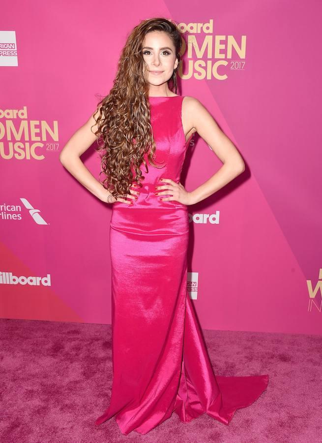Selena Gomez fue la gran protagonista de la gala de entrega de los premios Billboard Women in Music este jueves en Los Angeles. Estos galardones premian el trabajo de las mujeres en la industria de la música. Selena recibió la distinción como 'Mujer del año'.