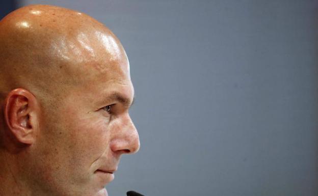 Zinedine Zidane, técnico del Real Madrid, durante la conferencia de prensa de este viernes. 