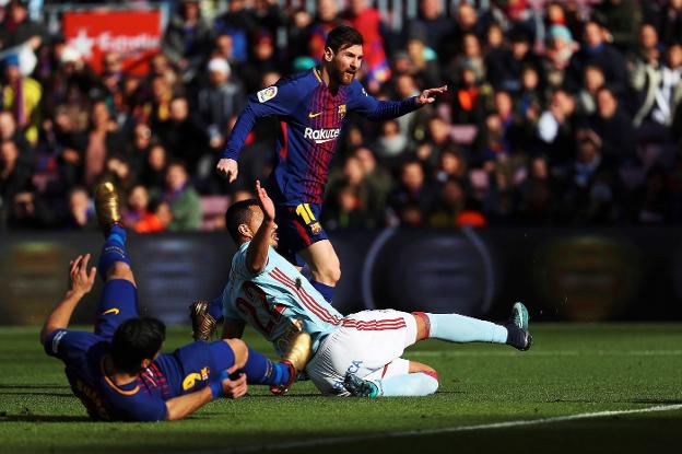 Messi, instantes después de chutar a gol en el primer tanto del Barcelona ante el Celta. 