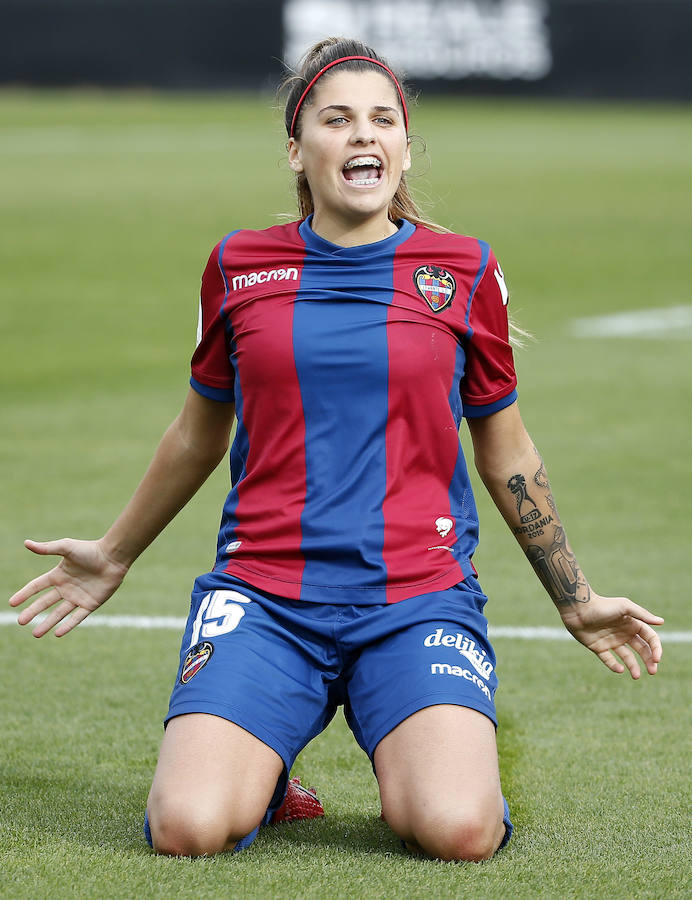 El derbi Valencia-Levante femenino en imágenes