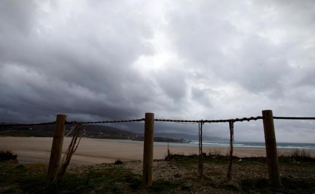 Vista de la playa de Sabón en la localidad coruñesa de Arteixo