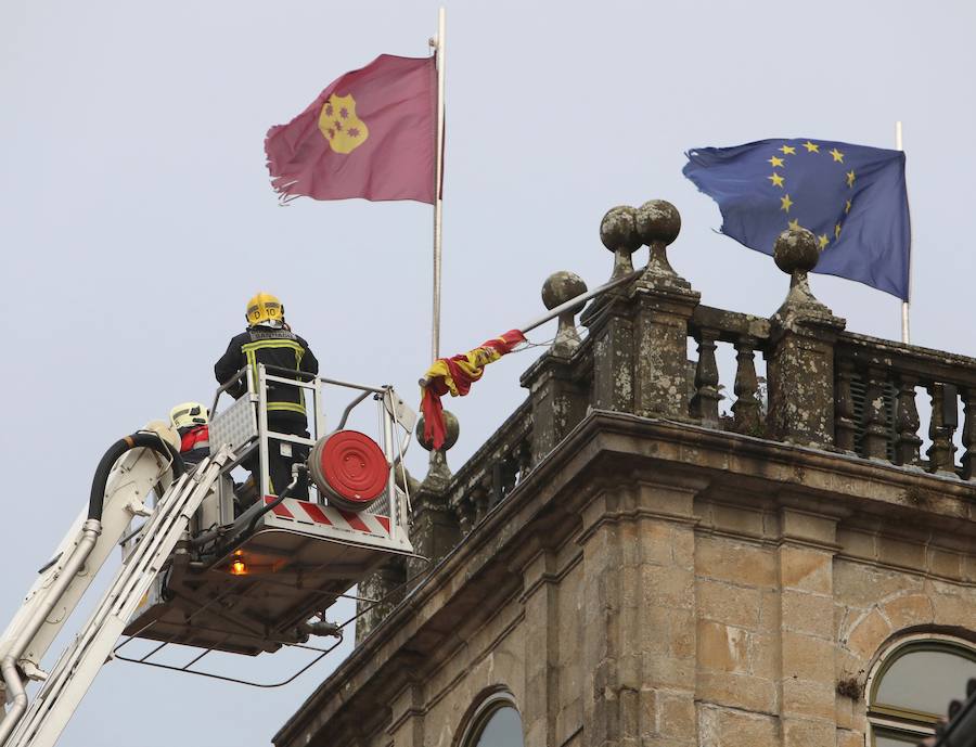 Fotos de la llegada de la borrasca Ana cuyas consecuencias ya son visibles en diferentes puntos de la península como Galicia, Navarra o Castilla-La Mancha. Además, 44 provincias siguen en alerta por fuertes rachas de viento. 