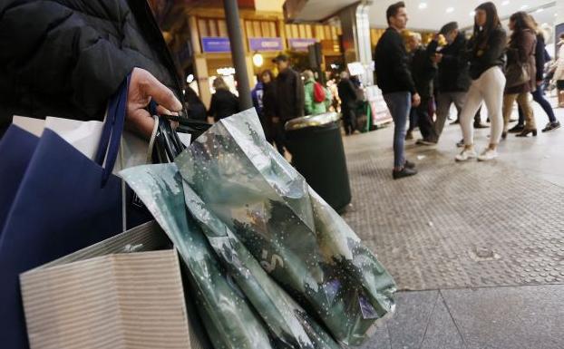 Compras navideñas en Valencia.