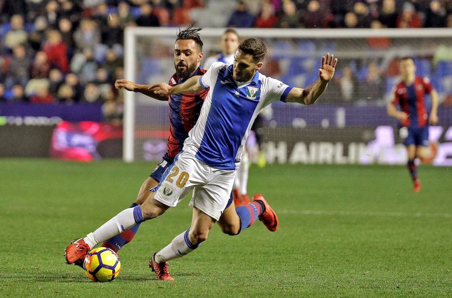 Estas son las imágenes que deja el partido de Liga en el Ciutat de València