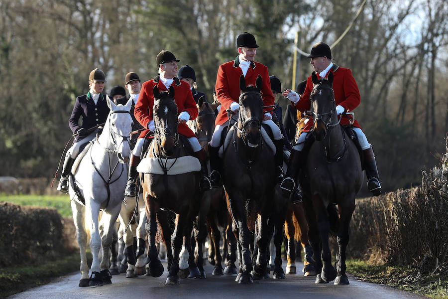 El 26 de diciembre es una fecha señalada y polémica en Reino Unido. Se celebra el 'Boxing Day'. Este día, cientos de cazadores se dan cita en todo el país para la jornada más agitada del calendario: la caza del zorro. 