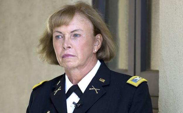 El coronel retirado Sheri Swokowski del ejército estadounidense, que ahora es una mujer. 