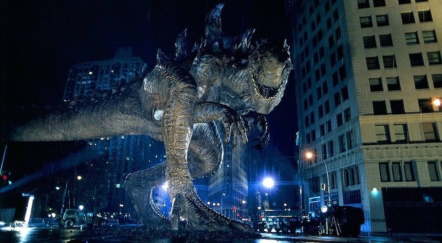 GODZILLA | Bajo la dirección de Roland Emmerich, la película muestra la aparición de un gigante monstruo tras las pruebas nucleares realizadas por los franceses en el Pacífico y que se dirige a Nueva York para causar el pánico en las calles de la ciudad. 
