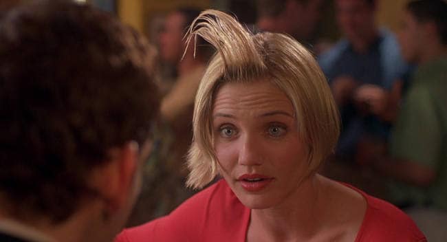 ALGO PASA CON MARY | Cameron Diaz y Ben Stiller protagonizan esta película sobre la típica chica guapa y popular con la que tras casi 14 años, el protagonista por fin ha conseguido otra cita. Después de tantos años a la espera, parece que tendrá otra oportunidad.