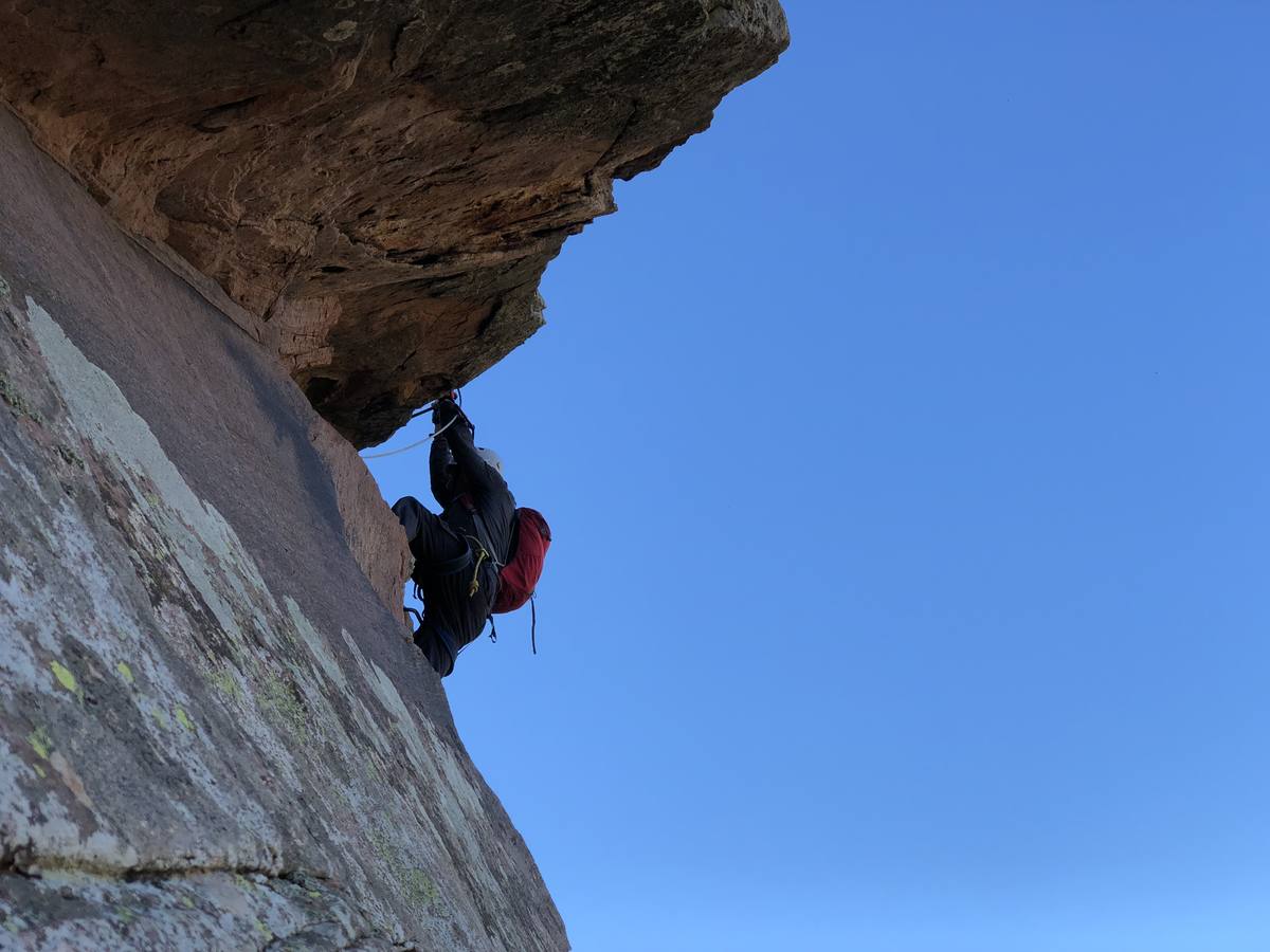 Las vias ferratas (itinerarios horizontales y verticales) de diferente dificultad gozan cada vez de mayores seguidores. Montania Guides organizó a finales de diciembre una actividad en la via ferrata de Andilla. Pronto habrá otras en la Comunitat.