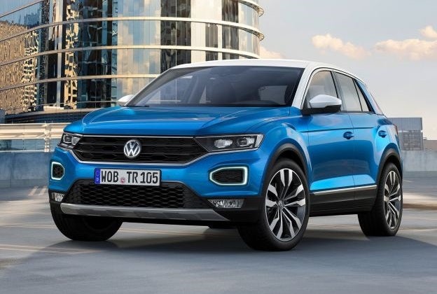 VOLKSWAGEN T-ROC | El último modelo de la marca alemana no es ‘Made in Spain’ pero casi, ya que es la vecina Portugal la que se encarga de la fabricación en la penínsulade un coche que tiene muchos componentes desarrollados en España. Para poder fabricarlo Volkswagen ha cancelado el descapotable Eos y el deportivo Scirocco, y aún así la demanda prevista es tan alta que la marca prepara un SUV más pequeño que se fabricará, esta vez sí, en la planta española de Pamplona a finales de este 2018. Uno más para esta lista de SUVs con DNI español.