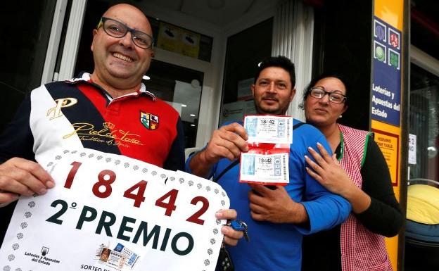 Una familia de Benijófar, agraciada con un quinto de Navidad, gana 750.000 euros del segundo de la Lotería del Niño
