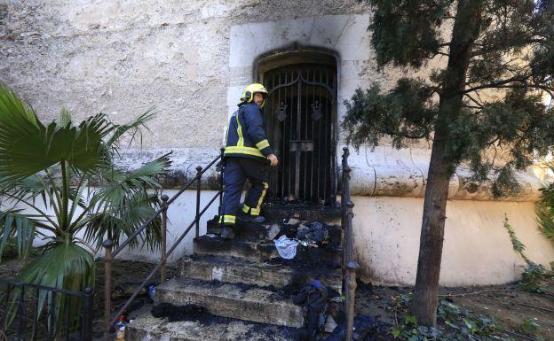 Imagen. Bombero en las Torres de Quart.