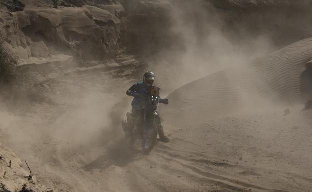 El francés Van Beveren, líder en motos. 