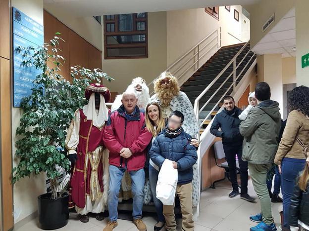 Un traje de Melchor, centro de la polémica en Museros