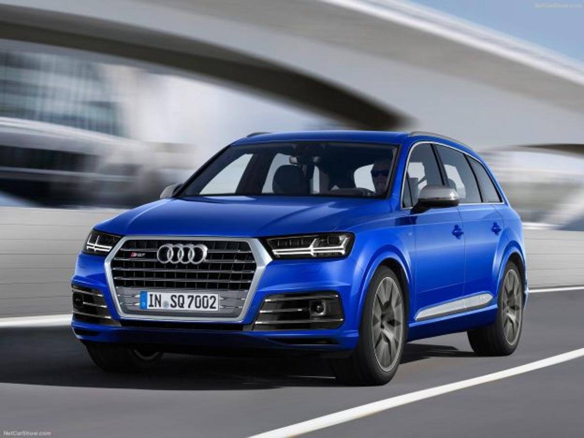 9. Audi SQ7 | 115.000 euros. El modelo más alto de la gama Q7 tiene un motor diesel de 435 CV con nada menos que ¡tres compresores!, un monumental aparato que reúne potencia con un consumo razonable. La gama Q7 está a la venta desde algo más de 63.000 euros, una tarifa que, visto lo visto, se antoja razonable.