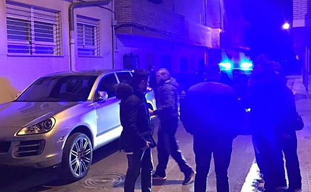 El estafador de novias, arrestado en Aldaia tras apropiarse de un Porsche
