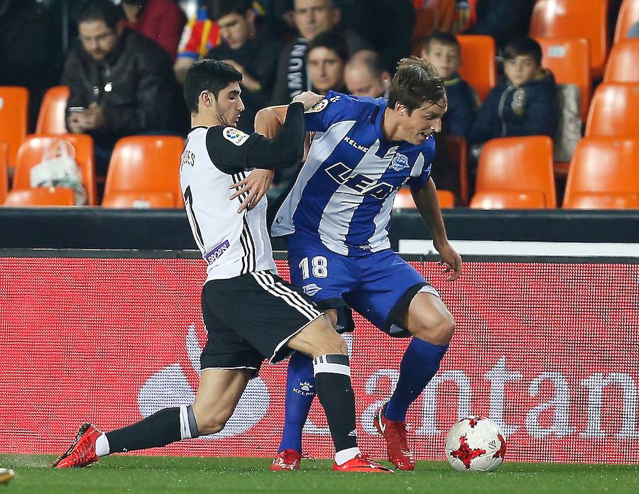 Estas son las mejores imágenes del partido de ida de cuartos de Copa del Rey en Mestalla