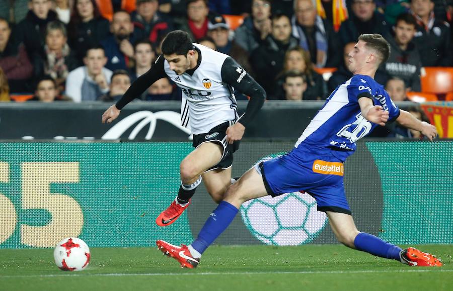 Estas son las mejores imágenes del partido de ida de cuartos de Copa del Rey en Mestalla