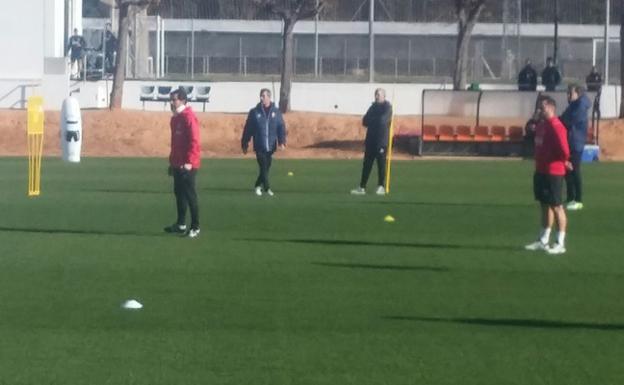 Marcelino, en el entrenamiento de hoy en Paterna.